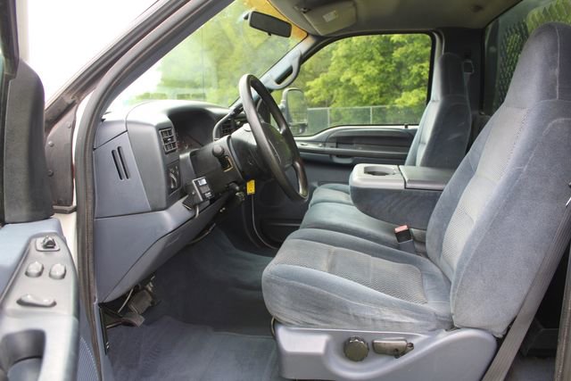 Used 2001 Ford F550 XL image 19