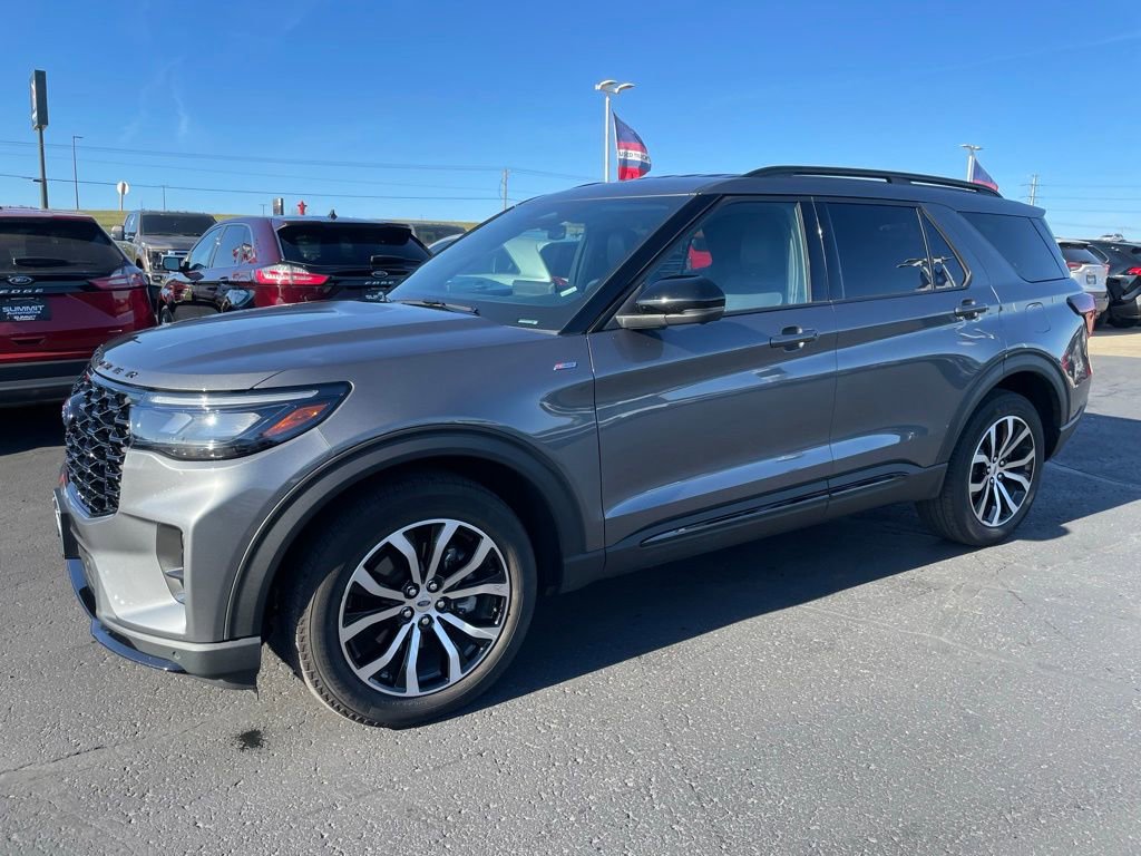 Used 2025 Ford Explorer ST-Line AWD/4WD image 6