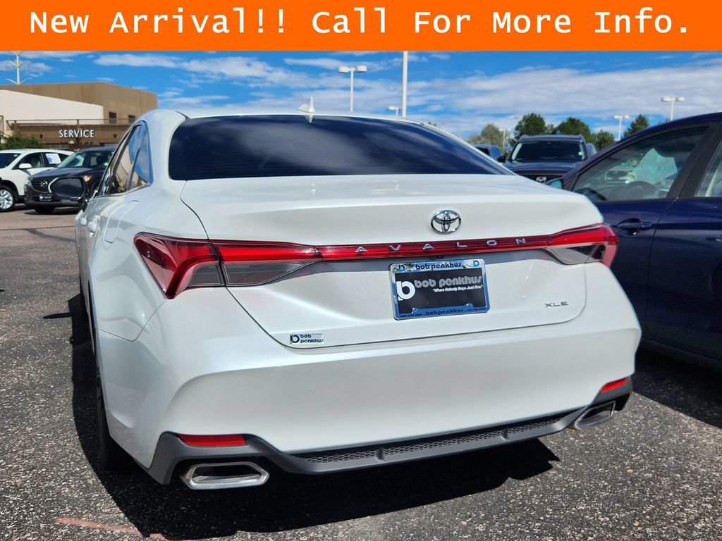 Used 2022 Toyota Avalon XLE FWD image 5