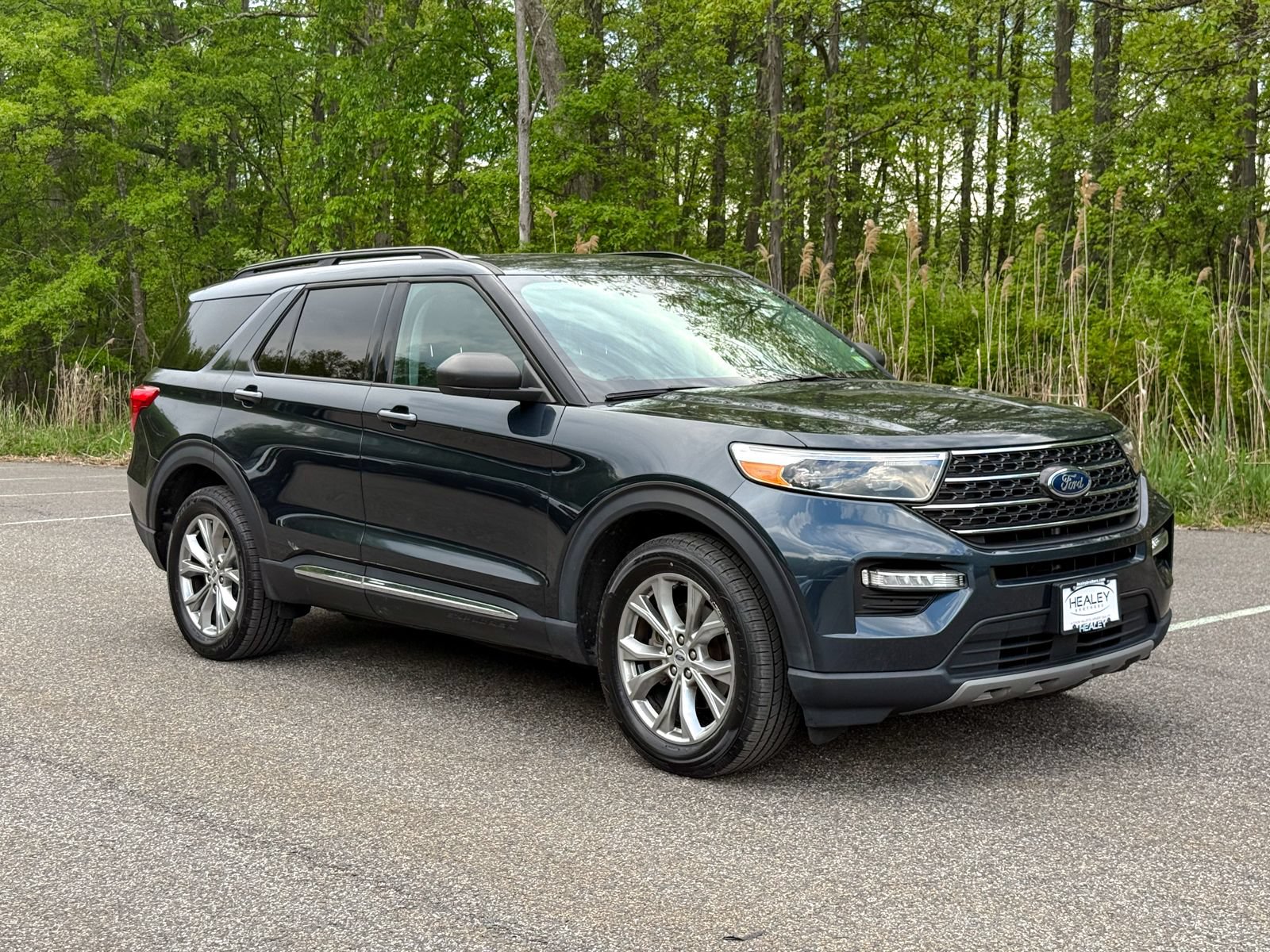 Certified 2023 Ford Explorer XLT w/ Equipment Group 202A AWD/4WD image 1