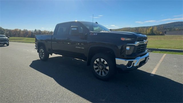 New 2026 Chevrolet Silverado 2500 LT image 2
