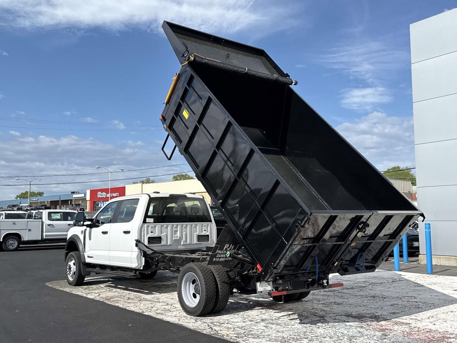 New 2025 Ford F550 4x4 Crew Cab image 5