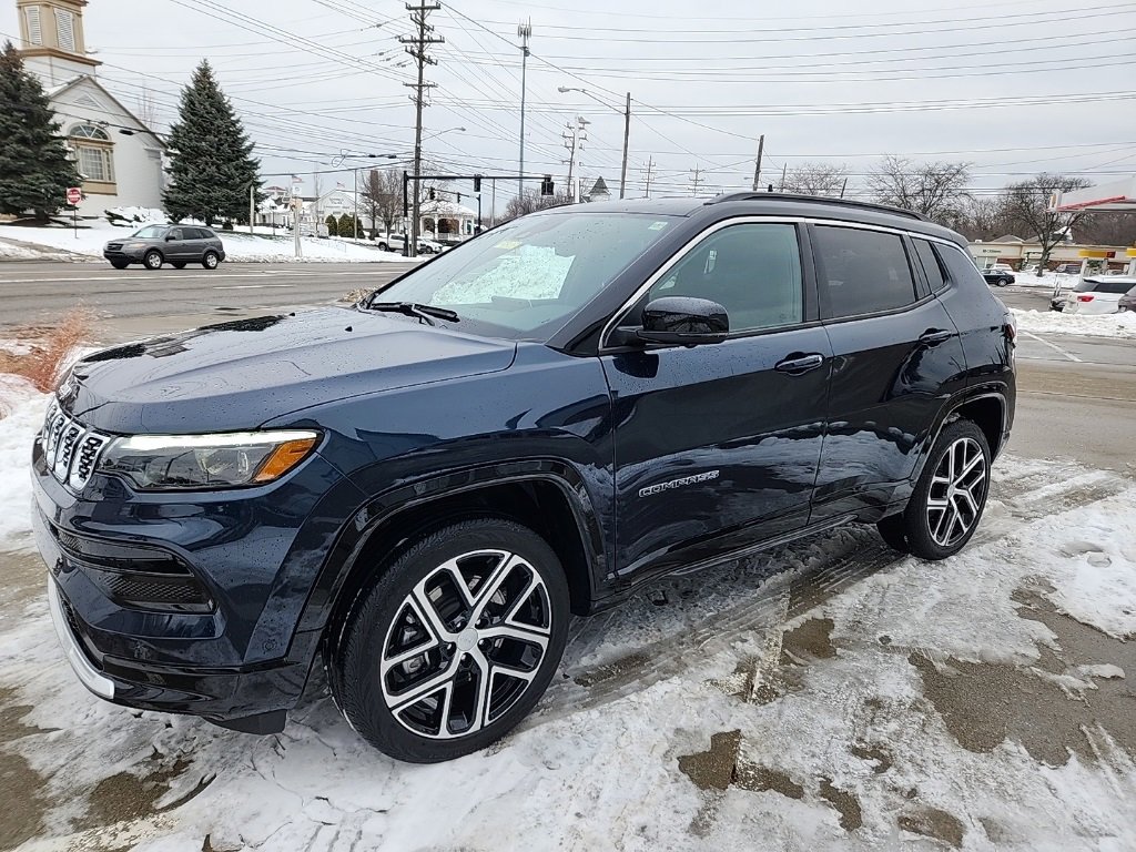 Certified 2024 Jeep Compass Limited w/ Elite Group image 8