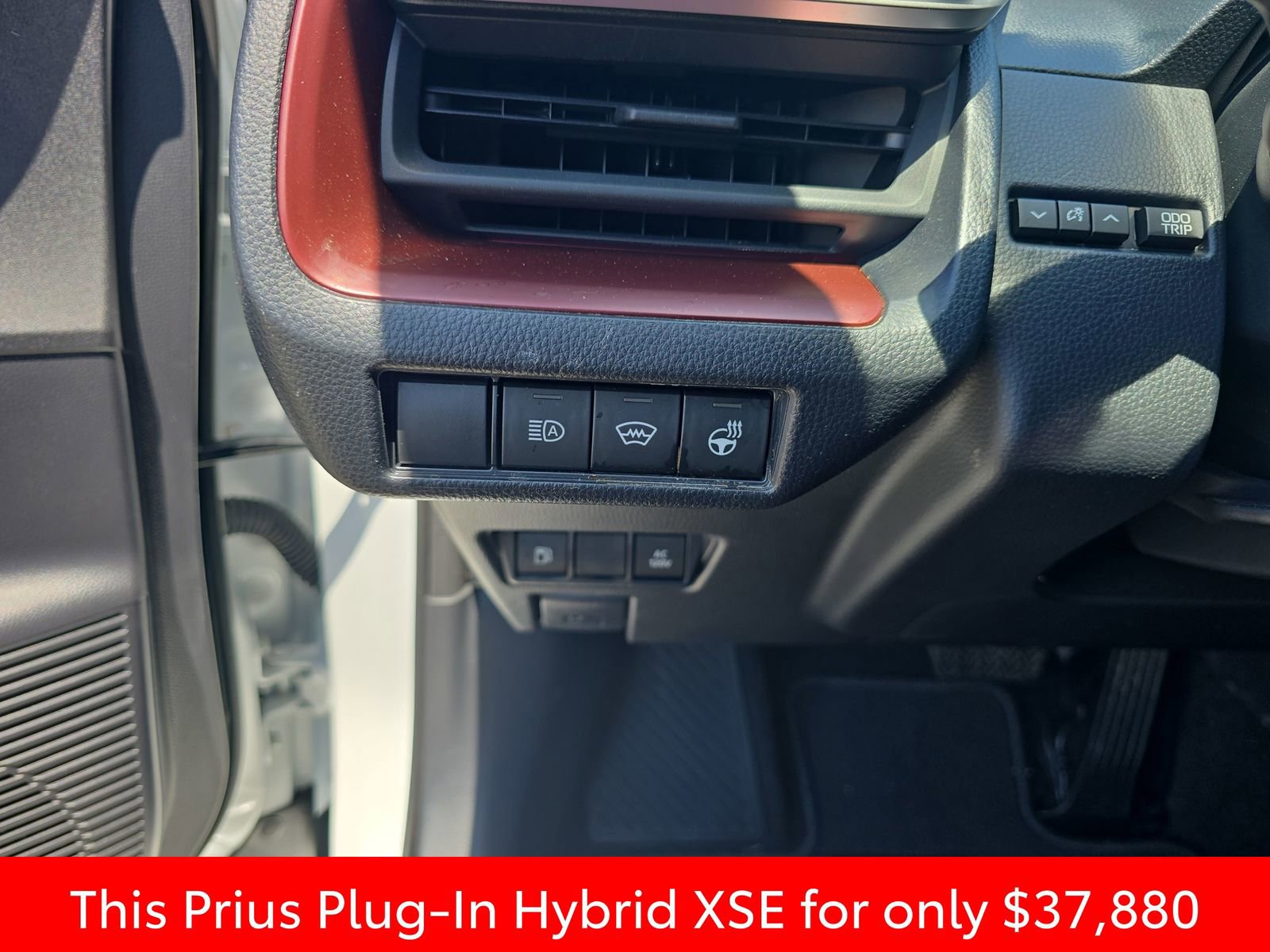 Used 2026 Toyota Prius Plug-In Hybrid FWD image 33