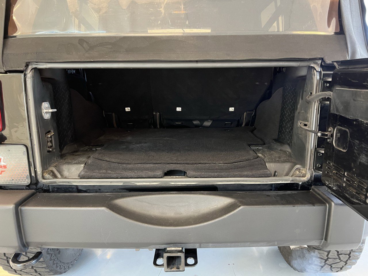 Used 2018 Jeep Wrangler Unlimited Sport S image 24