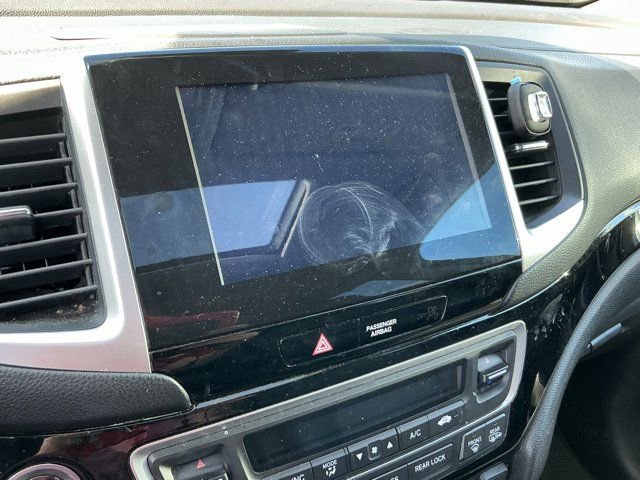 Used 2016 Honda Pilot Touring image 25
