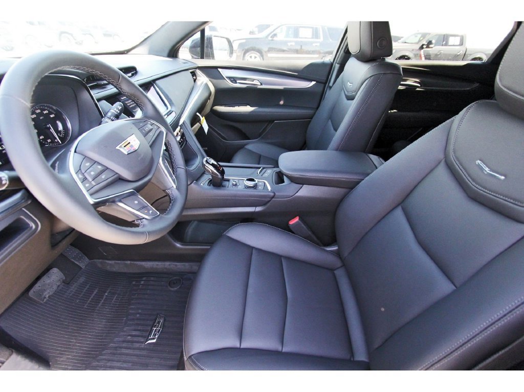 New 2026 Cadillac XT5 Luxury FWD image 6