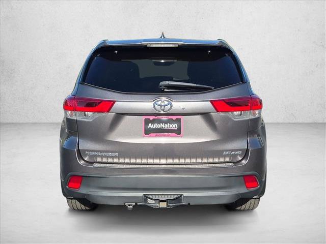 Used 2017 Toyota Highlander SE AWD/4WD image 7