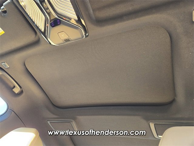 Used 2019 BMW 750i w/ Executive Package image 11