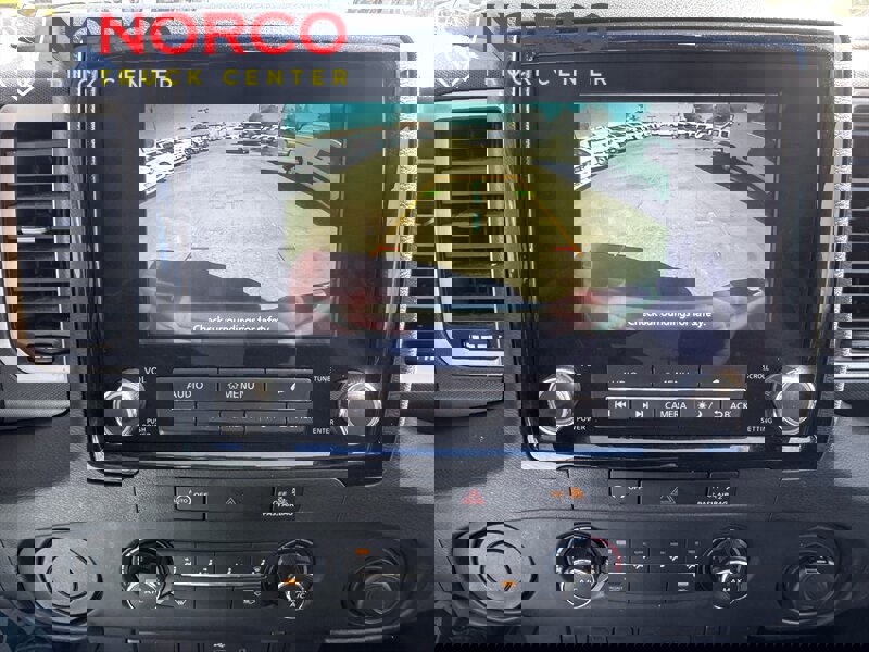 Used 2024 Nissan Frontier SV image 21