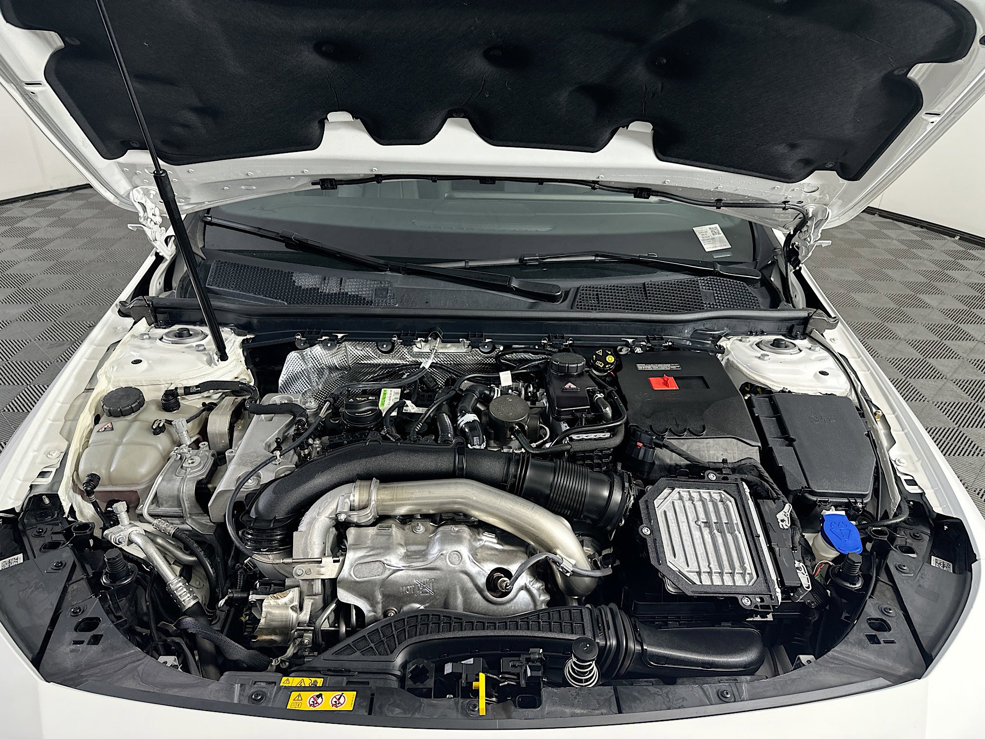 Used 2025 Mercedes-Benz CLA 250 image 34