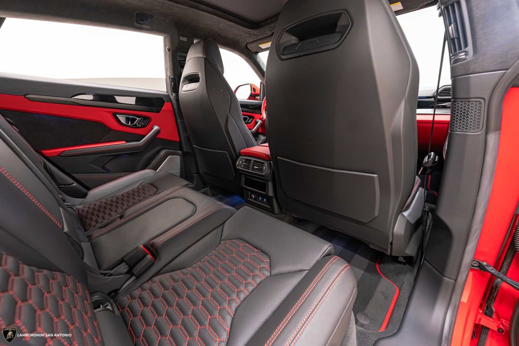 Used 2022 Lamborghini Urus AWD/4WD image 27