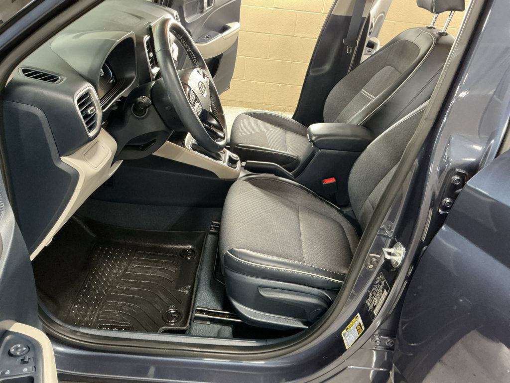 Certified 2024 Hyundai Venue Limited image 11