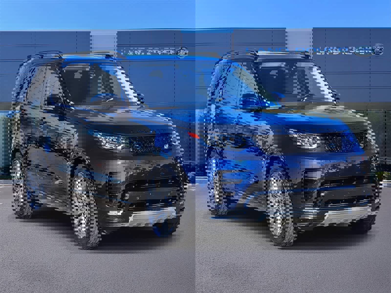 Used 2020 Land Rover Discovery Landmark image 3