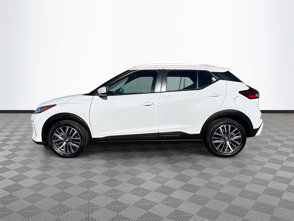 Used 2024 Nissan Kicks SV image 4