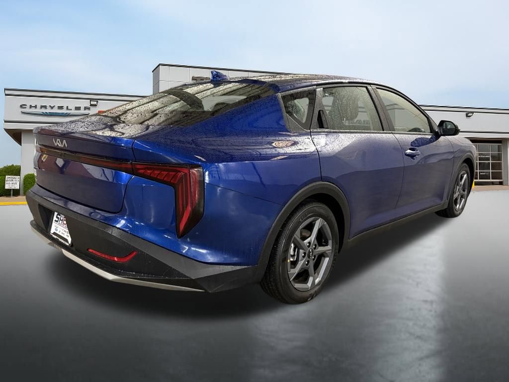 Used 2025 Kia K4 LXS FWD image 5