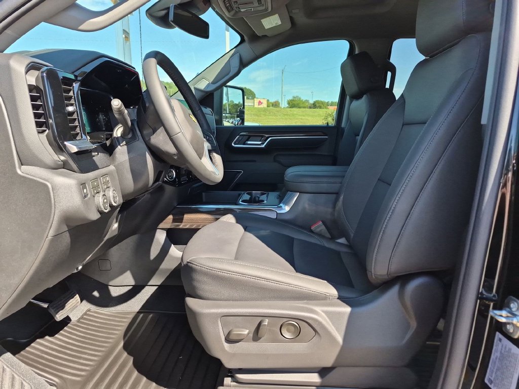 New 2026 Chevrolet Silverado 3500 LT w/ All Star Edition AWD/4WD image 15