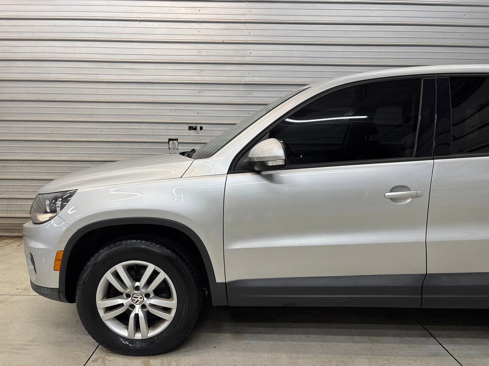 Used 2013 Volkswagen Tiguan S FWD image 3