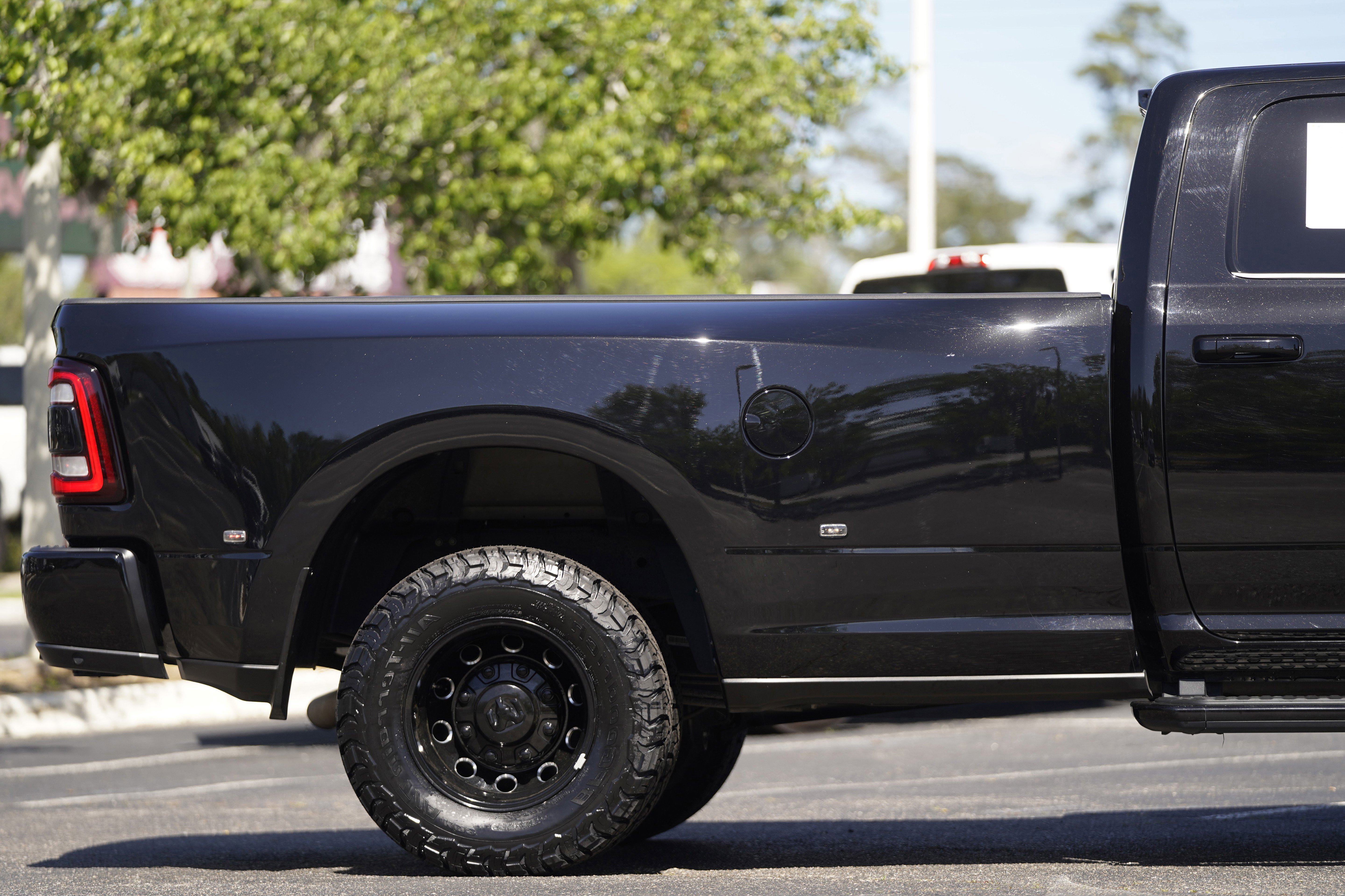 Used 2024 RAM 3500 Big Horn w/ Night Edition AWD/4WD image 5
