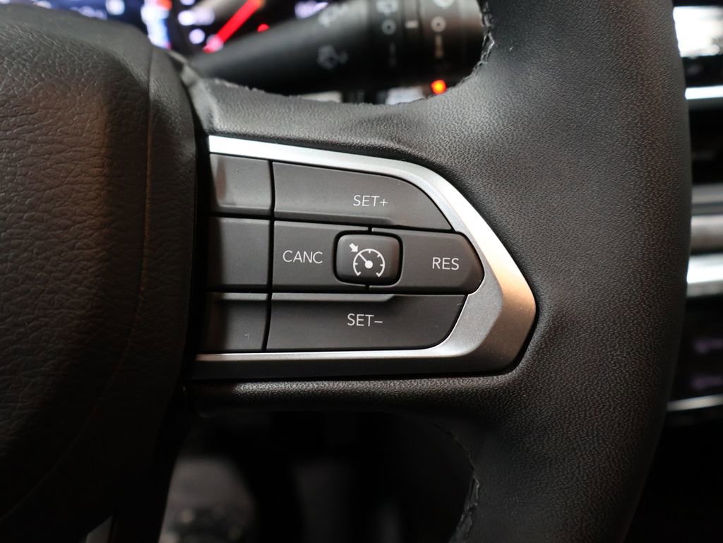 Used 2024 Jeep Compass Latitude image 36