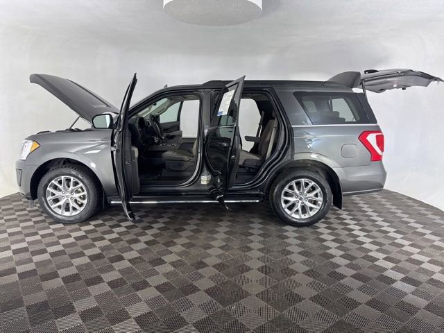 Used 2020 Ford Expedition XLT w/ Equipment Group 202A AWD/4WD image 11