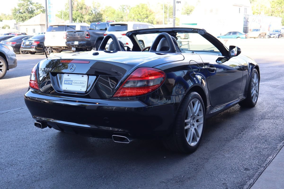 Used 2009 Mercedes-Benz SLK 300 w/ Premium I Pkg image 5