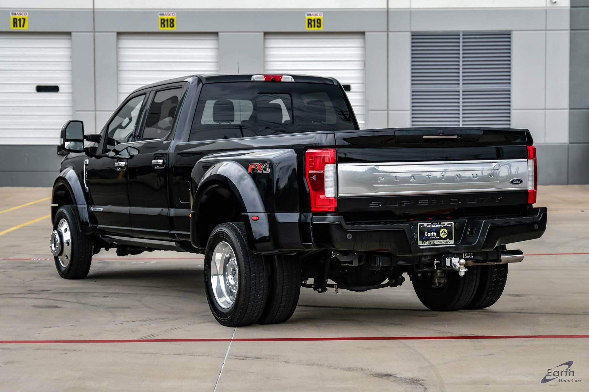 Used 2018 Ford F450 Platinum w/ Platinum Ultimate Package AWD/4WD image 10