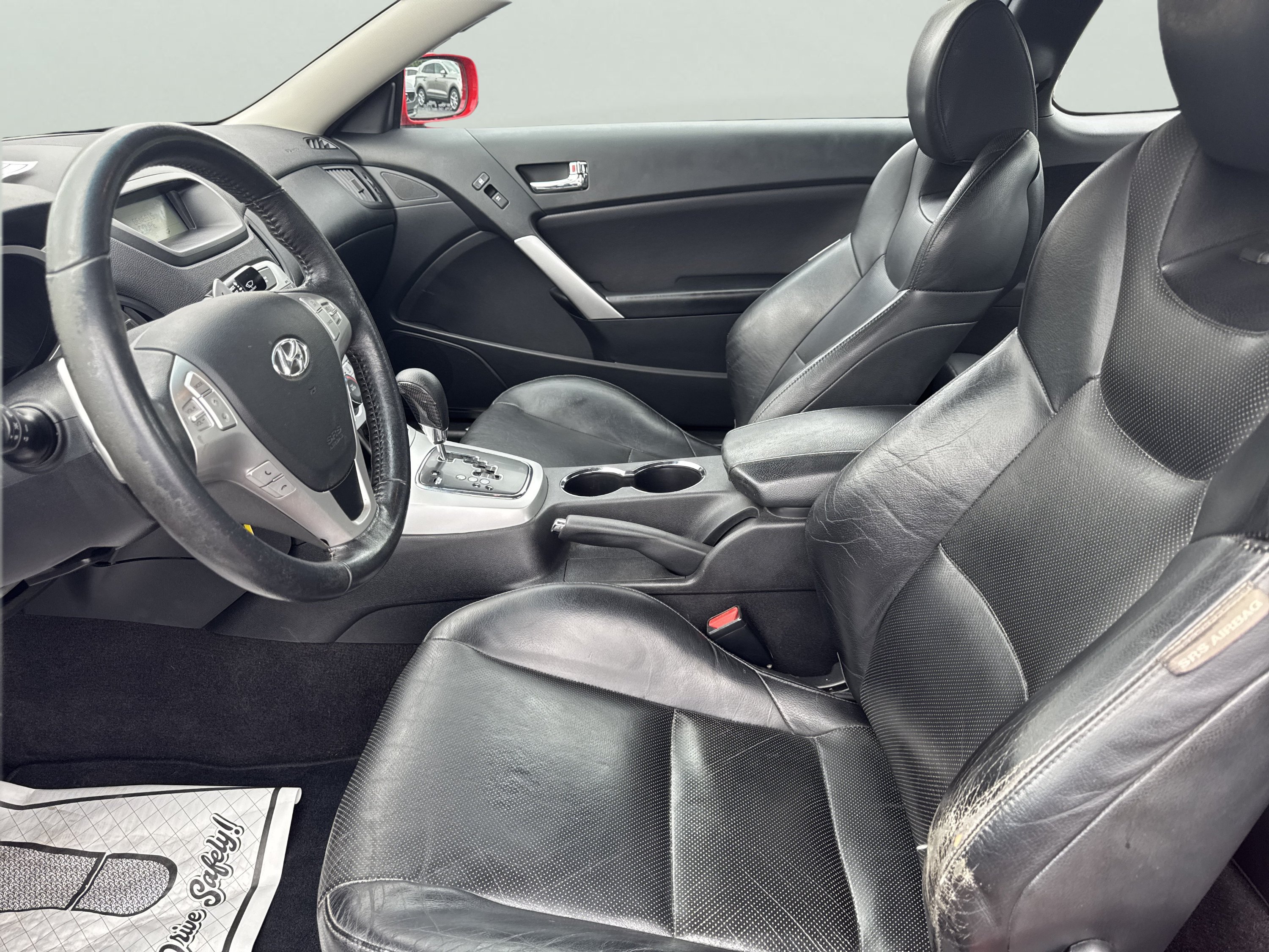 Used 2010 Hyundai Genesis 3.8 RWD image 10