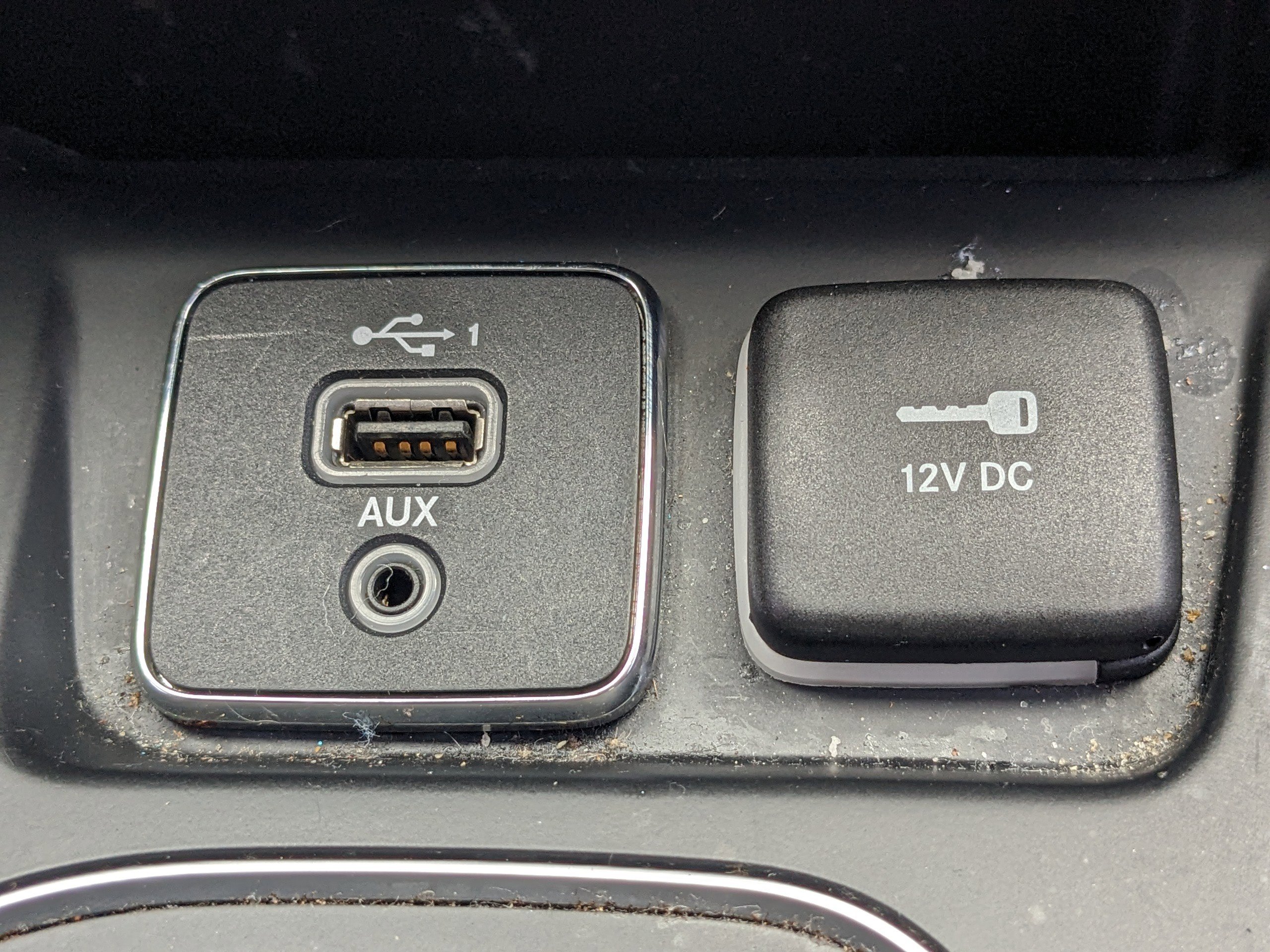 Used 2021 Jeep Cherokee Latitude Lux w/ Comfort/Convenience Group image 27