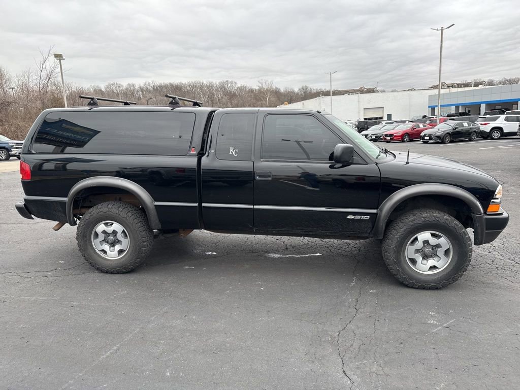 Used 2000 Chevrolet S10 Pickup LS w/ Preferred Equipment Group image 11