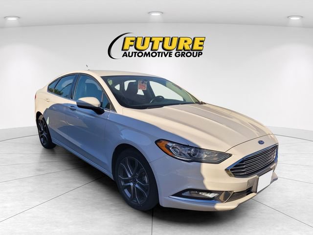Certified 2017 Ford Fusion SE w/ Equipment Group 201A FWD image 1