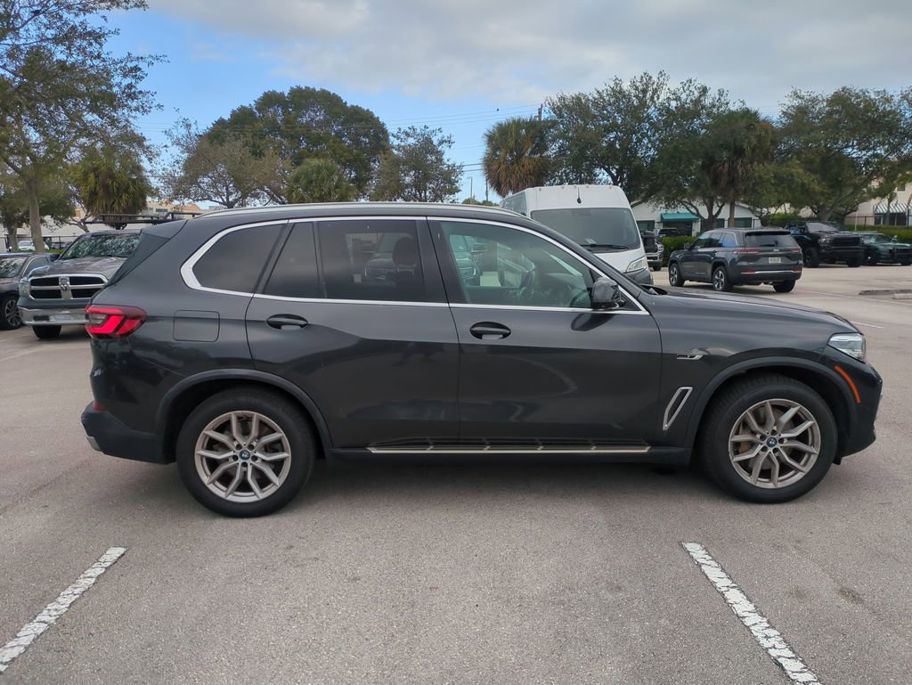 Used 2022 BMW X5 xDrive45e w/ Premium Package image 5