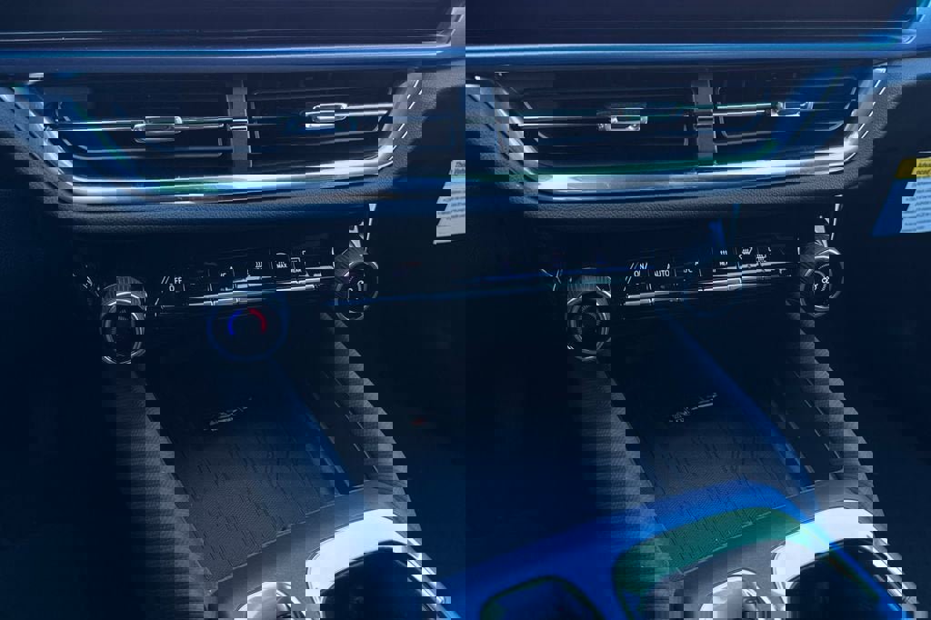 New 2026 Chevrolet Equinox EV LT w/ LPO, Blackout Package image 21