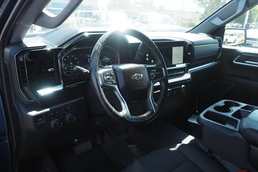 Used 2022 Chevrolet Silverado 1500 RST AWD/4WD image 13