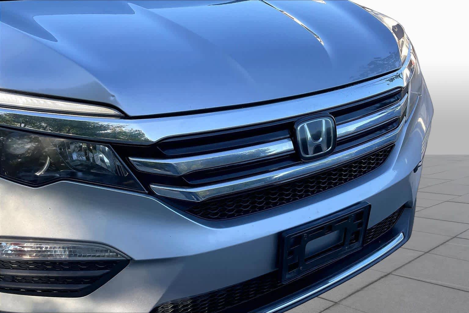 Used 2016 Honda Pilot Touring image 31