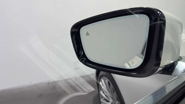 Used 2019 BMW 750i w/ Autobahn Package RWD image 12