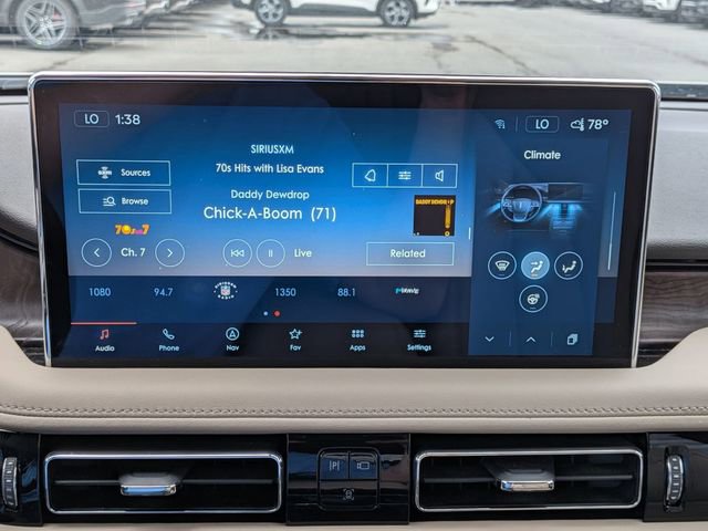 Used 2023 Lincoln Nautilus Reserve image 11