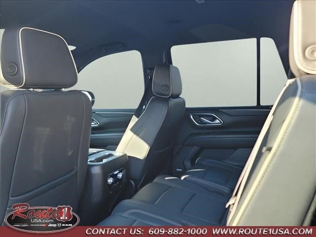 Used 2024 GMC Yukon SLT AWD/4WD image 13