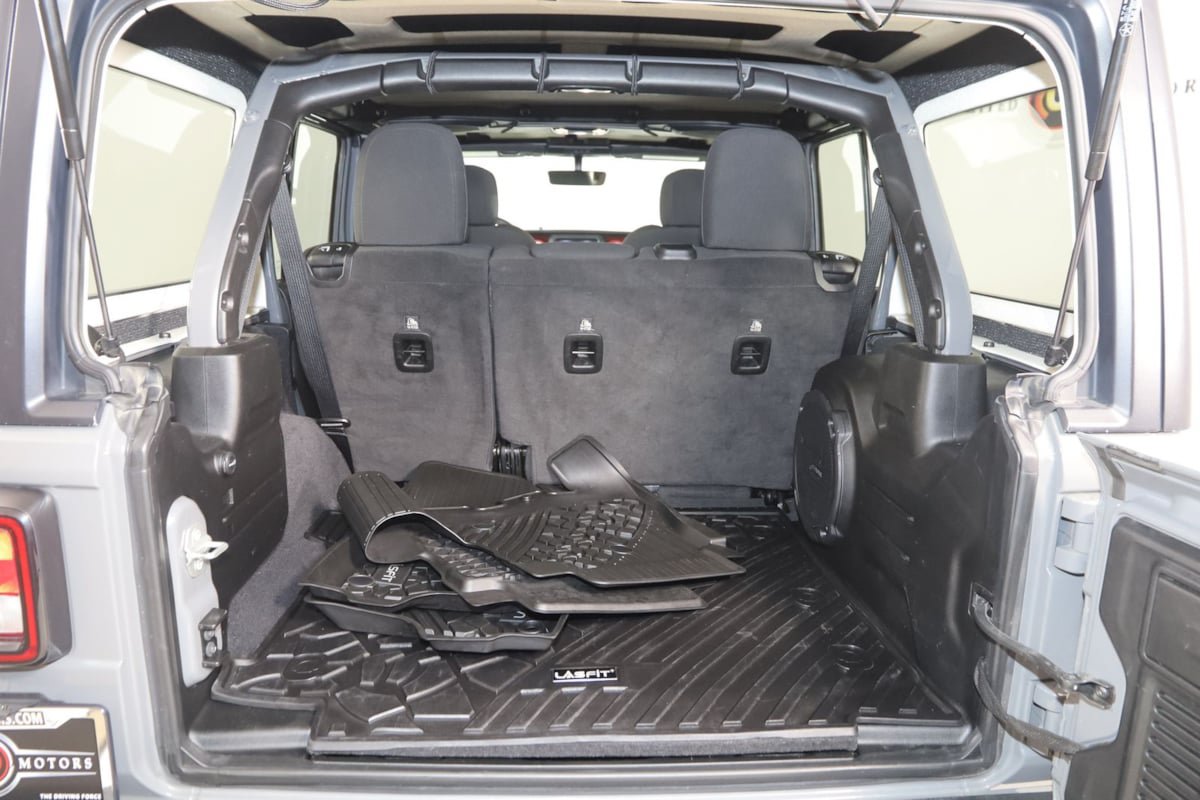 Used 2023 Jeep Wrangler Unlimited Rubicon AWD/4WD image 47
