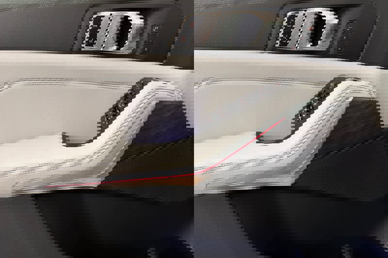 Used 2024 BMW X5 xDrive50e w/ Parking Assistance Package image 12