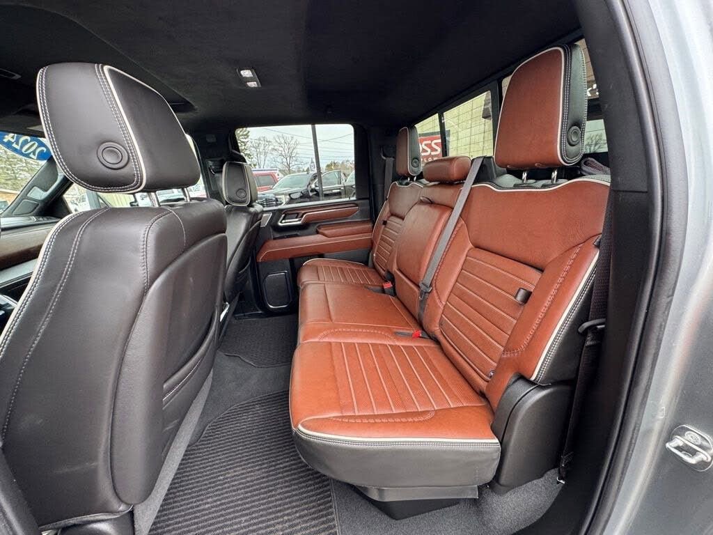 Used 2024 GMC Sierra 3500 Denali Ultimate AWD/4WD image 55