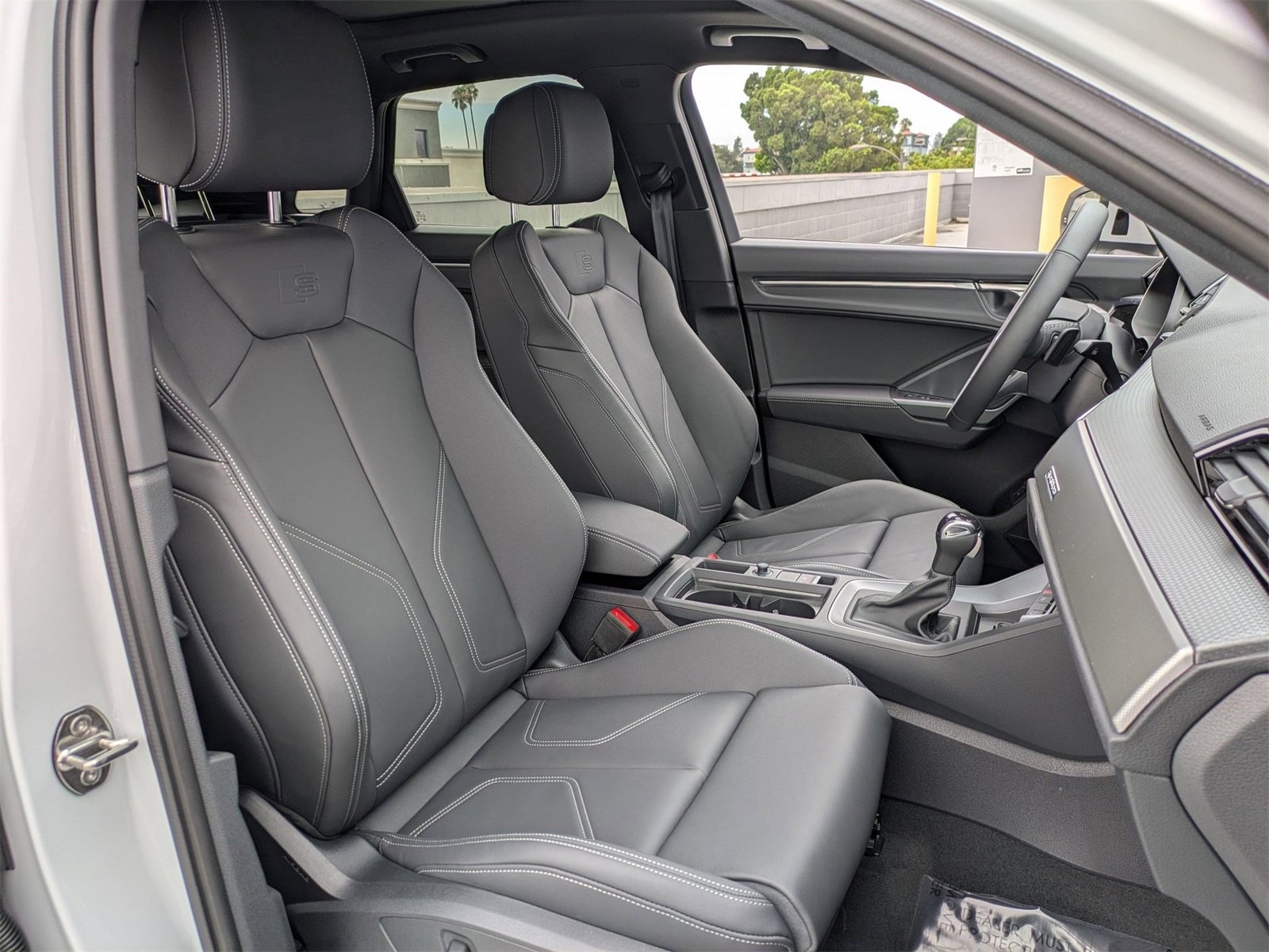 New 2025 Audi Q3 2.0T Premium image 10