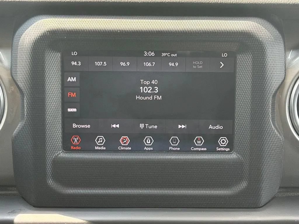 Used 2020 Jeep Wrangler Unlimited Sahara AWD/4WD image 20