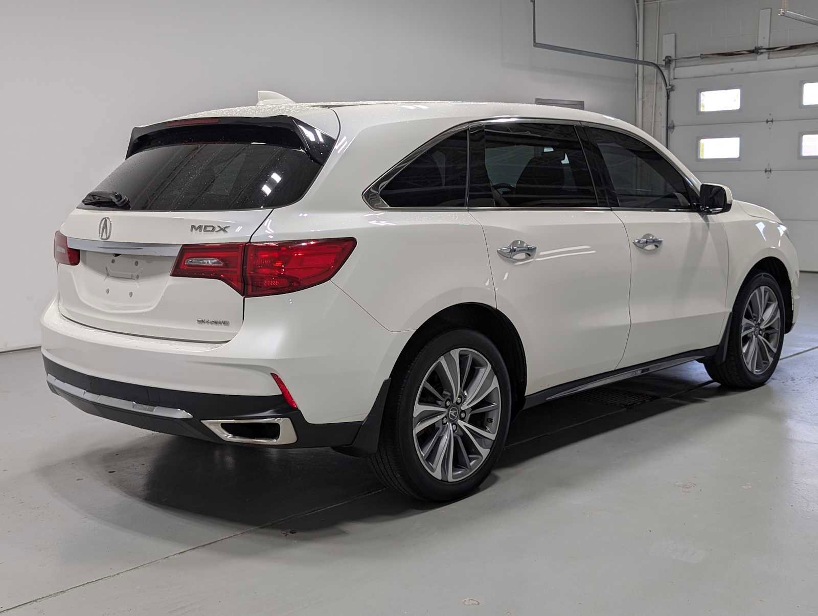 Used 2017 Acura MDX SH-AWD w/ Technology Package image 7