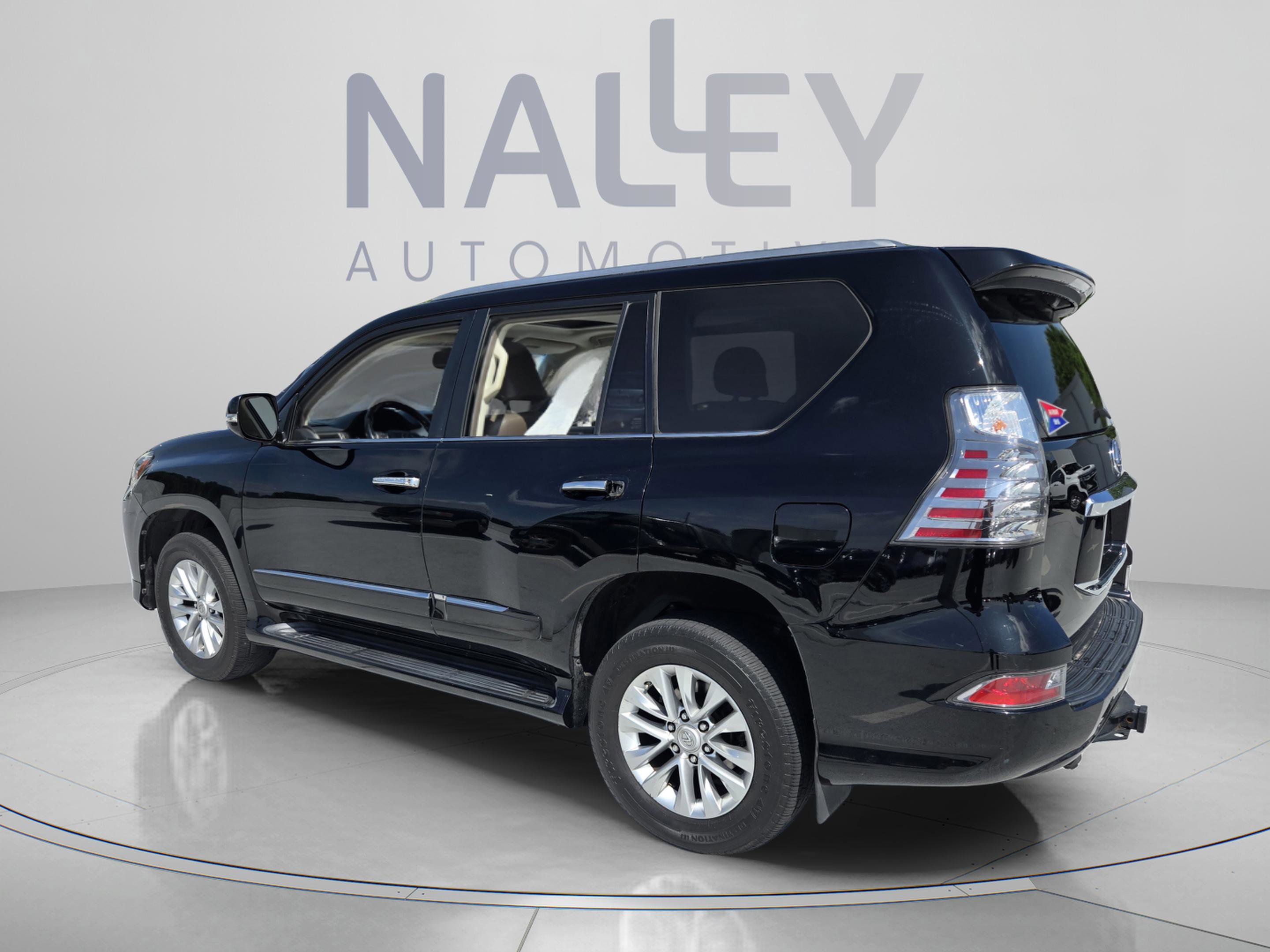 Used 2017 Lexus GX 460 Premium AWD/4WD image 3