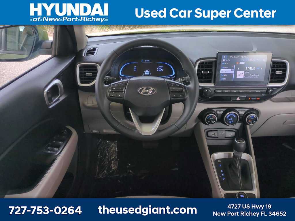 Certified 2024 Hyundai Venue SEL FWD image 17