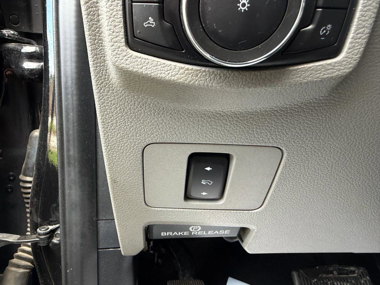 Used 2021 Ford F250 XLT w/ XLT Premium Package AWD/4WD image 24