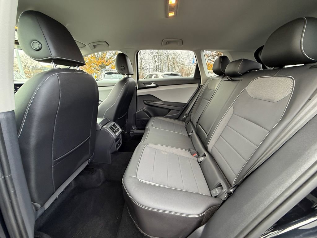Used 2022 Volkswagen Taos SE image 20