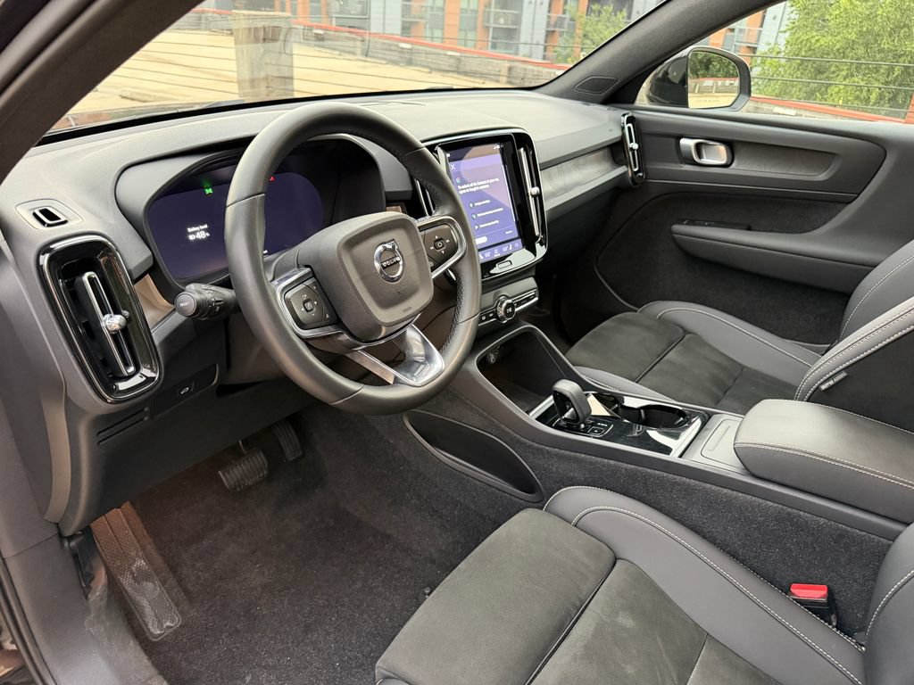 Certified 2023 Volvo C40 P8 Recharge Plus w/ Protection Package Premier AWD/4WD image 8