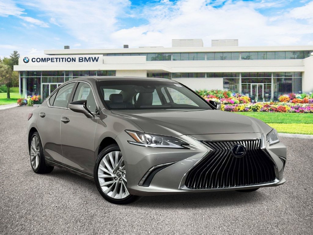 Used 2021 Lexus ES 300h w/ Accessory Package 2